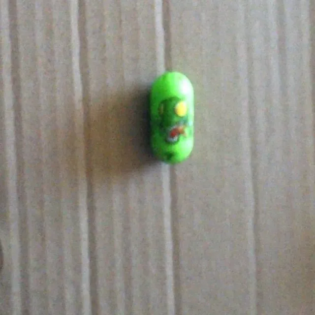 Mighty Beanz Bean Collectable - No.18  RAPTOR BEAN  - MOOSE  2010