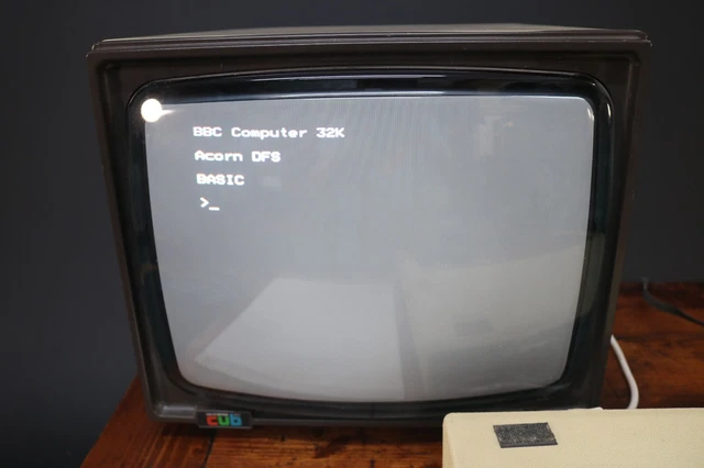 MICROVITEC 452 CUB 1431/DS4 14