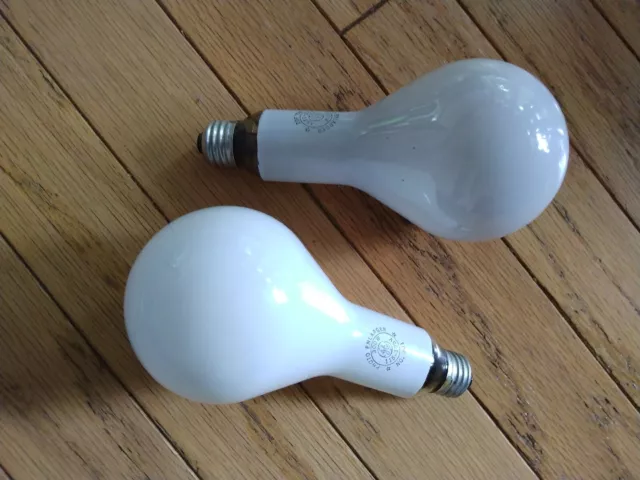 Lot of 2 General Electric Enlarging Lamps 300 Watts Edition Base Used Tested