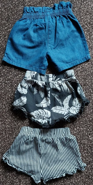 Bundle Of Girls Clothes. Age 3-4. TShirts, Dress, Shorts 3