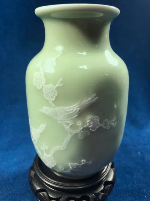 Chinese Green CELADON Glaze Prunus Birds Pate Sur Pate Jingdezhen Porcelain VASE