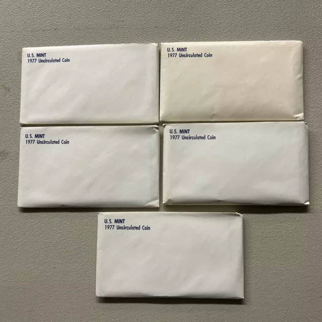 1977 P&D Mint Set with 12 Brilliant Uncirculated US Coins & Envelope (12 Coins)