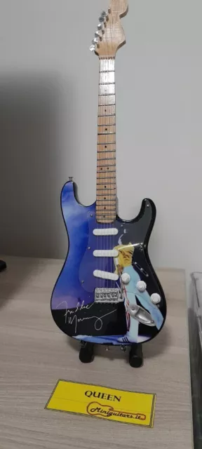 Miniguitars da collezione in legno cm 25 -Freddie Mercury Queen-