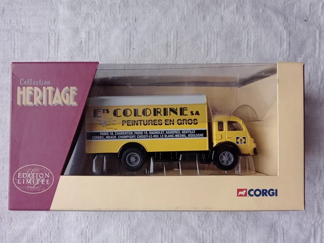 Renault Fainéant Fourgon Perrier - CORGI - 1/50ème en boite