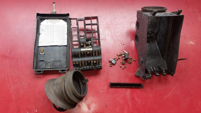Boîte à Fusibles Mercedes W126 - Réf A1265400050 / A1265401705, Occasion Fonctionnelle