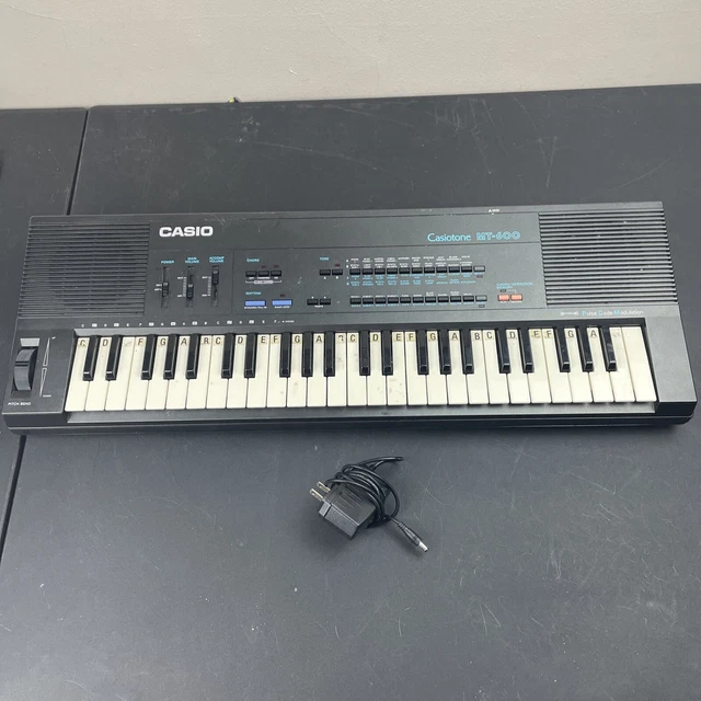 VINTAGE CASIO CASIOTONE MT600 Music Keyboard 1980s w/ AC Adapter