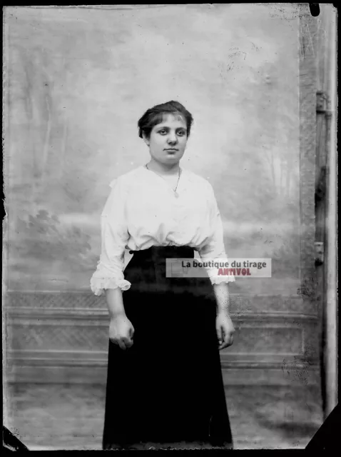 Plate Glass Photo Antique Negative Black and White 3 1/2x4 11/16in Womens Glass