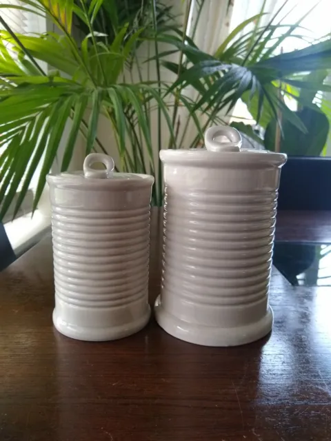 2 frascos de almacenamiento en forma de lata *pequeño defecto en la parte inferior de 1 frasco