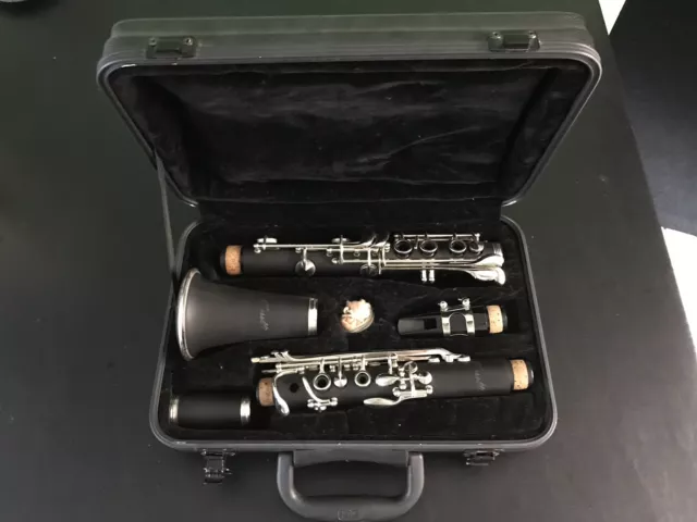 Morelli Clarinet In Hard Protective Case Model #770 ONE DAY SHIPPING!