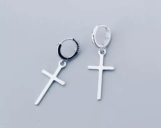 Boucles d'oreilles créoles avec croix en argent 925 - Longueur 35 mm