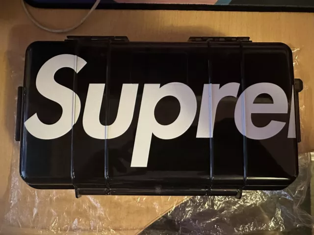 Supreme Pelican 1060 Case - Smoke Black - FW19