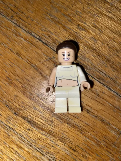 LEGO Star Wars–Attack of the Clones Minifig - Padme Amidala on Geonosis