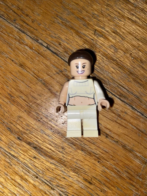 LEGO Star Wars–Attack of the Clones Minifig - Padme Amidala on Geonosis LEGO Star Wars–Attack of the Clones Minifig - Padme Amidala on Geonosis