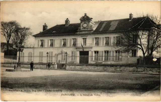 CPA PONTOISE - L'Hotel de Ville (68729)