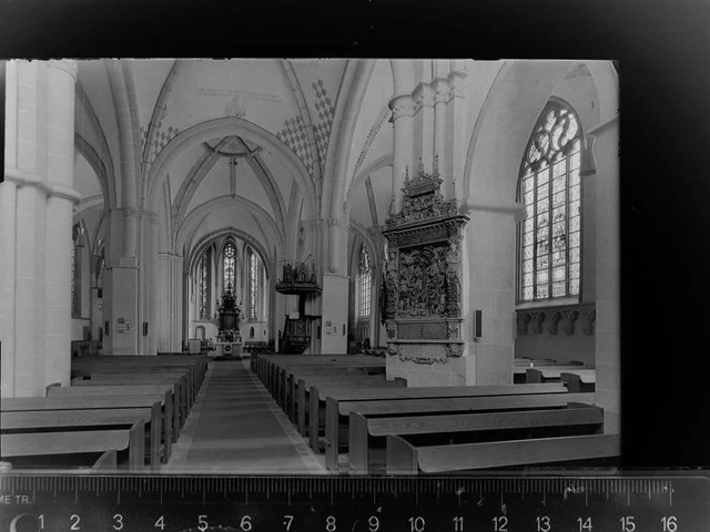 30069453 - 4920 Lemgo Nicholas Church altar lip LKR GLASS NEGATIVE