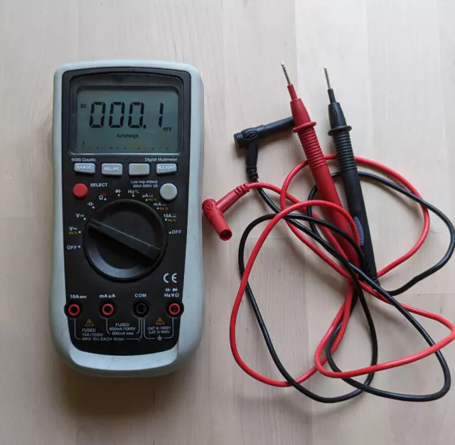 VOLTCRAFT VC830 Hand-Multimeter digital CAT III 1000V, CAT IV 600V +Prüfspitzen