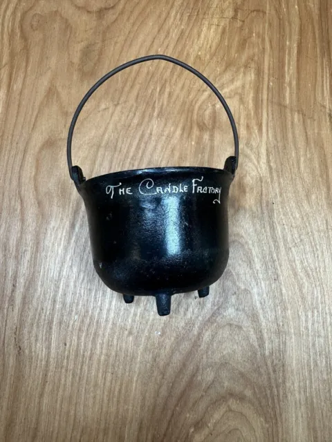 Vintage Cast Iron Mini Pot Kettle with Bail Handle Marked #5482 103.1