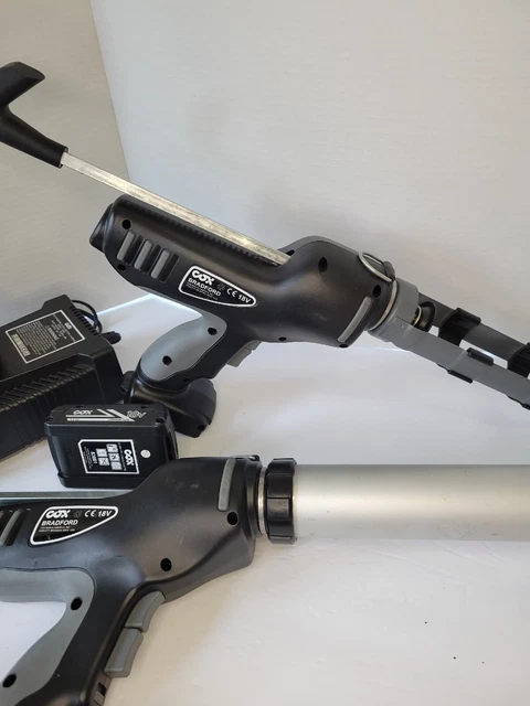 COX 18V Power Caulking And Applicator Bundle 2 Applicators 2 Batteries/charger