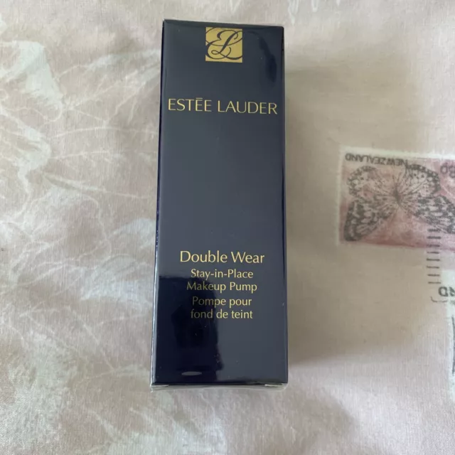Estee Lauder pompa trucco stay in place doppia usura
