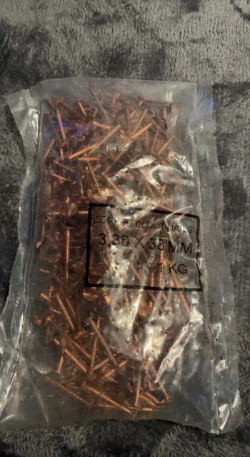 1 kg de clavos de cobre 3,35 x 38 mm techos