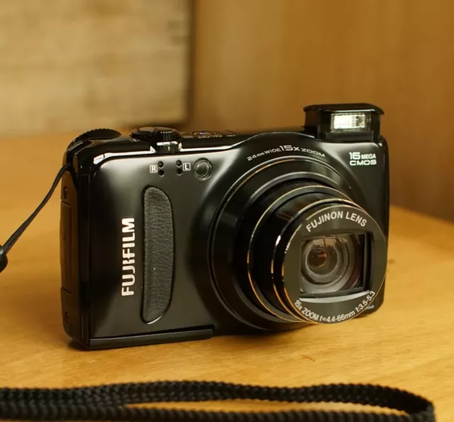 Fujifilm FinePix F500EXR 16.0MP Digital Camera Black....Tested, Working