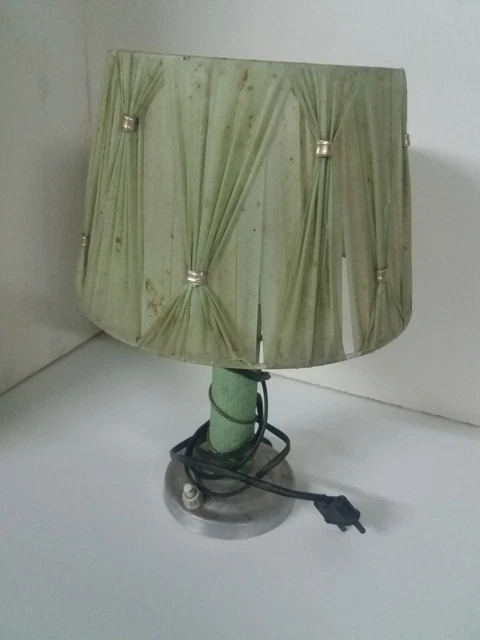 Lampe de chevet année 1940/50 pied en aluminium abat jour en tissus vert soyeux 
