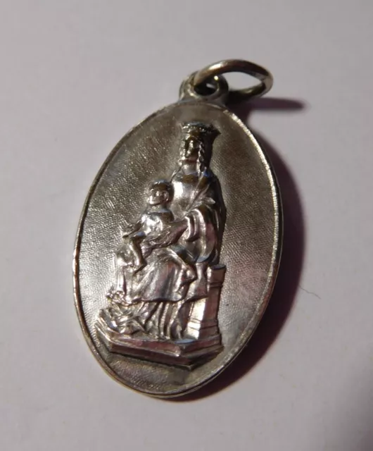 Médaille religieuse ancienne " Notre Dame de Cléry " - metal argenté