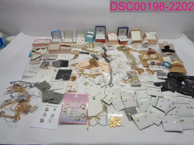 Some Broke/ Some Partial Sets; Mixed of Lot of Women's Jewelry/ Hair Accessories