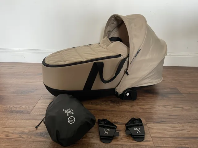 Babyzen Yoyo Bassinet / Carrycot + Adapters - Taupe - RRP £245 + Raincover