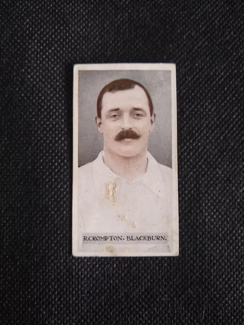 FAMOUS FOOTBALLERS 1914 No.25 R. CROMPTON - BLACKBURN ROVERS