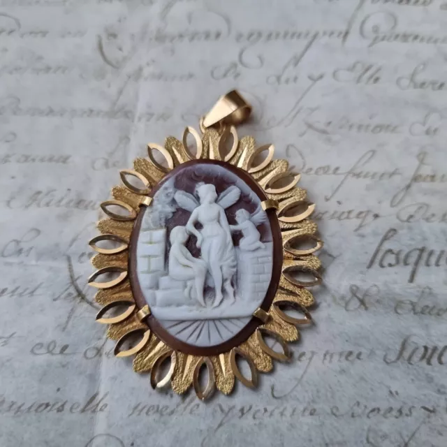 Pendentif en Or 18 Carats Tête D'aigle 18K Camée Shell Cameo Yellow Gold Pendant