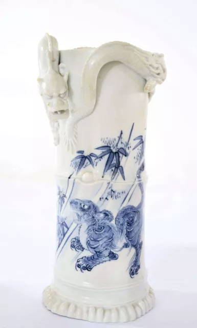 1900's Japanische Blau & Weiß Hirado Porzellan Relief Drachen Tiger Vase Bürste