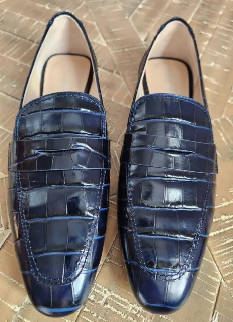 Stuart Weitzman women's Palmer sleek croc-embossed leather loafers navy size 8 B
