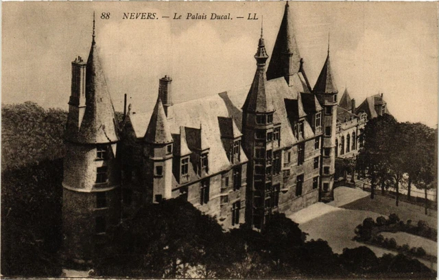 CPA NEVERS - Le Palais Ducal (355680)