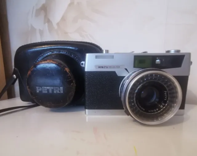 Telémetro vintage Petri 35 mm cámara con lente y estuche de 45 mm