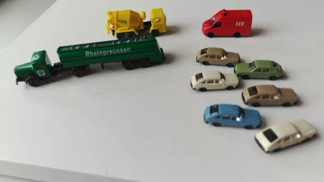 Modellautos Spur N: 6 VW 411, Betonmischer, Tankwagen und Krankenwagen