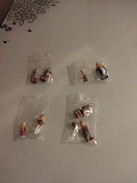 Lot De 8 ANCIENNES MINIATURE Figurines Du Dessin Animé ASTERIX & OBÉLIX