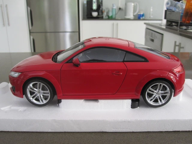 1:18 MINICHAMPS AUDI Tt Coupe - Dealer Edition **Reduced To