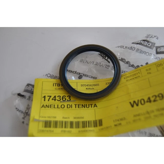 Joint à Lèvres De Roue Arrière Piaggio Vespa PX Et VNX 125 (1981-1997) - Référence Originale 100665500 - Neuf