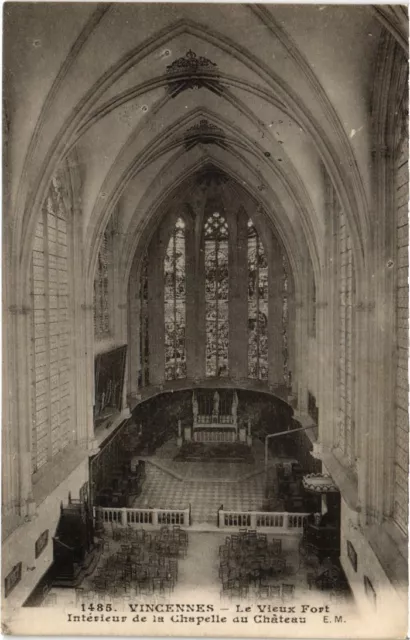 CPA Vincennes Le Fort Interieur de la Chapelle (1346889)