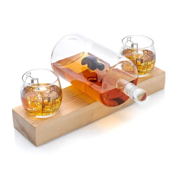 JoyJolt Hammer Whisky Decanter Set 48 oz Due bicchieri da whisky da 9 oz...