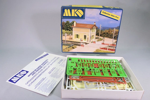 MAQUETTES - COLLECTION DE TRAINS ELECTRIQUES