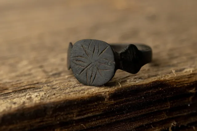 Antique Medieval Ring Bronze Ring with Flower Ornament c.16th-17th century 2