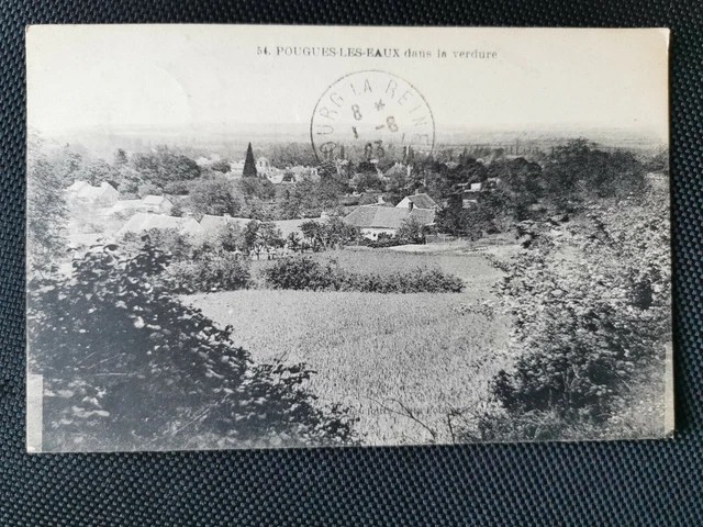 CPA 58 POUGUES-LES-EAUX dans la verdure