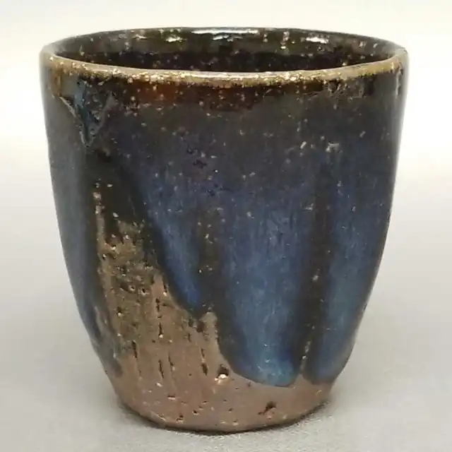 AK59)Japanese Pottery Hagi ware Guinomi Sake Cup Blue glaze  by Seigan Yamane