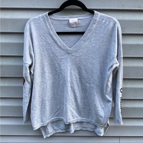 Whisper by Brodie | V-neckline Pullover Sweater J-adore Heart size XS