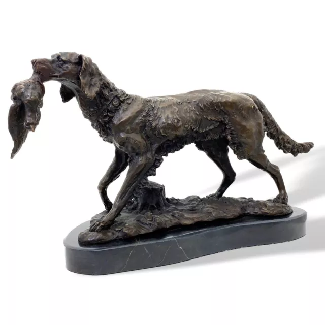 Sculpture en bronze chien de chasse style antique d'après la copie de Mene