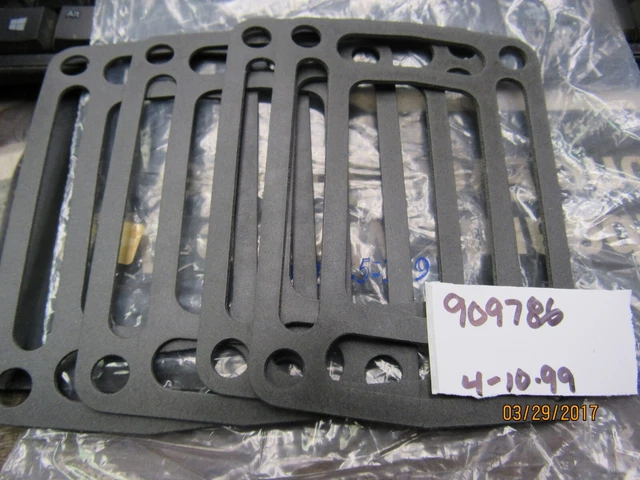 4 New  Omc Oem  Johnson Evinrude Gaskets 909786