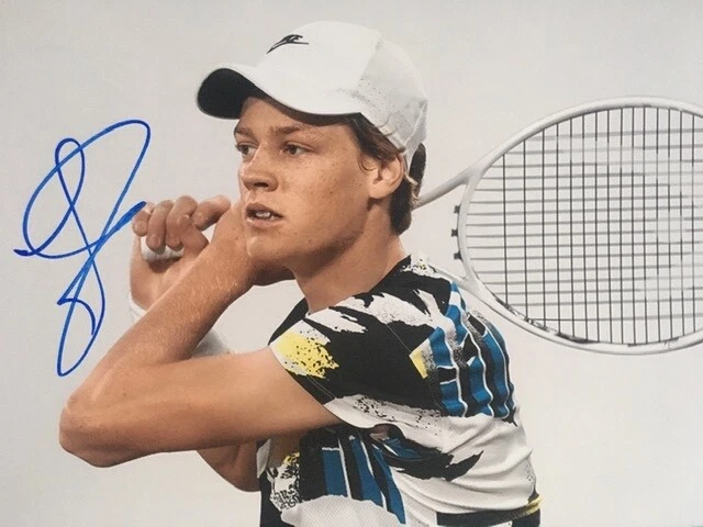 Jannik Sinner Signatur Foto Mit Passepartout - 25,4 X 20,3 Cm