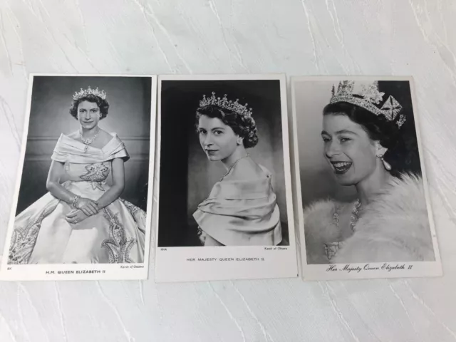 3 X Old Postcards Of Queen Elizabeth 11 - Royal Family